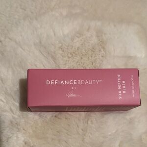 Defiance Beauty- silk peptide blush in Afterglow 💕